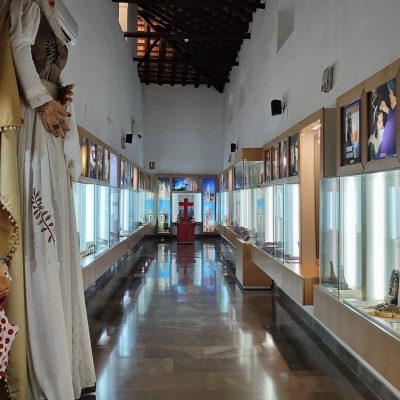 museo-municipal-vitrinas